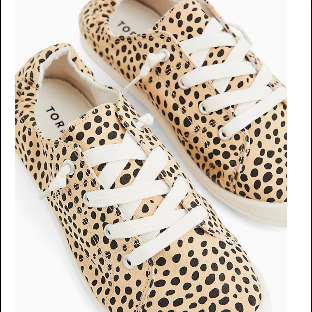 Nwt Torrid Cheetah print Ruched Sneakers wide widt